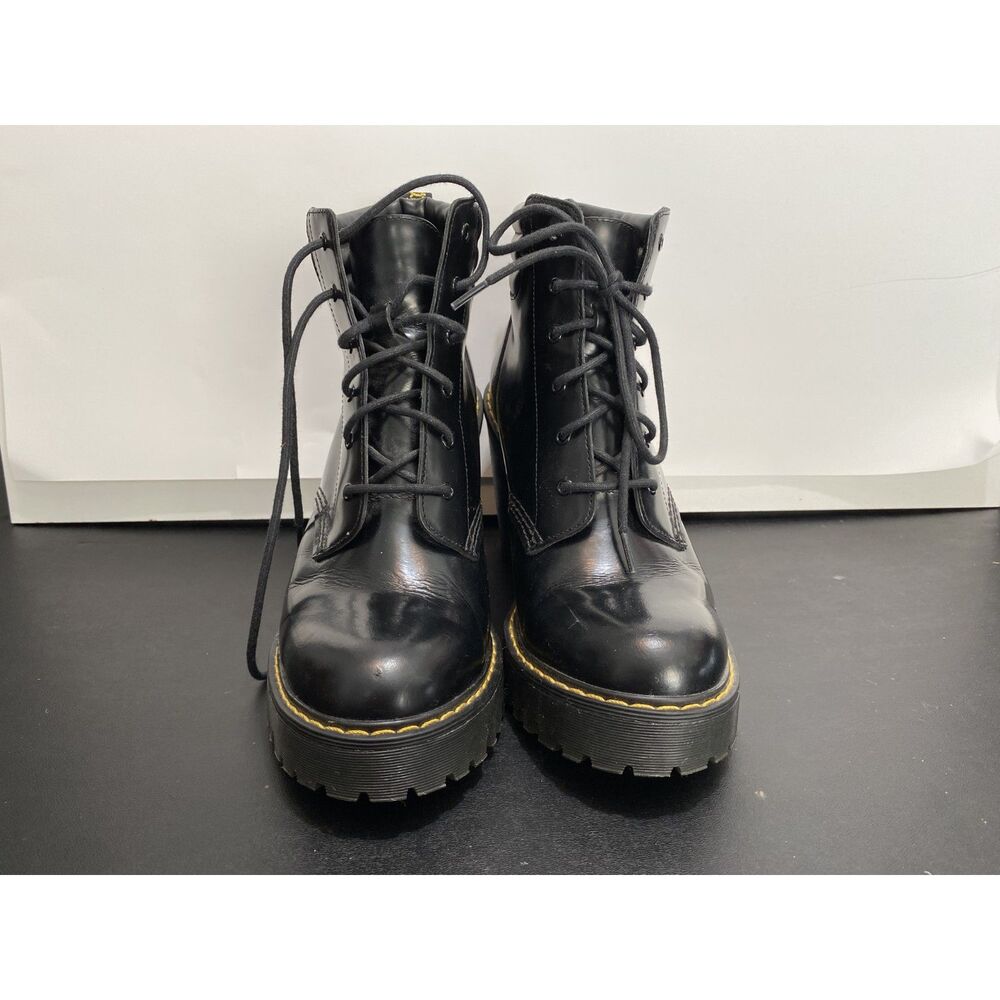 Doc Marten’s Black Smooth Leather High Healed Persephone Size 9 Pre-Owned EUC